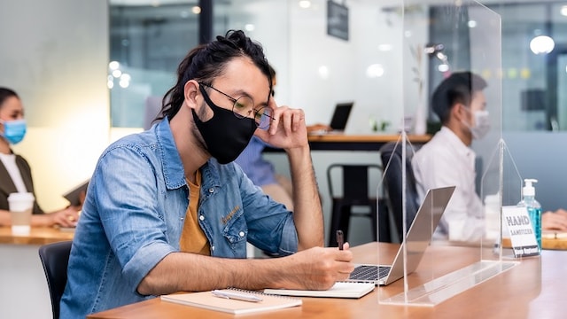 通过超宽带保持社交距离：摆脱安全隐患